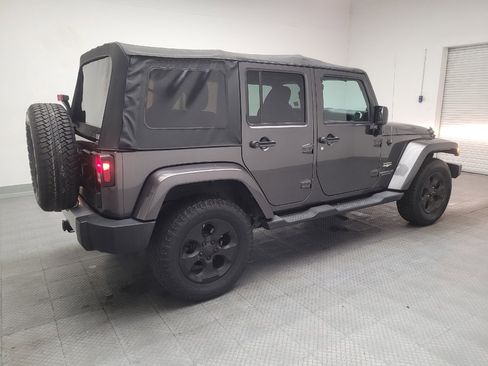 Used 2014 Jeep Wrangler Unlimited Sahara w/ Connectivity Group AWD/4WD image 10