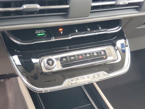 Certified 2024 Lincoln Corsair AWD image 18