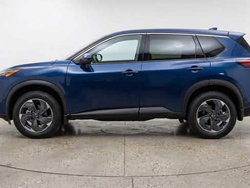 Used 2025 Nissan Rogue SV image 5