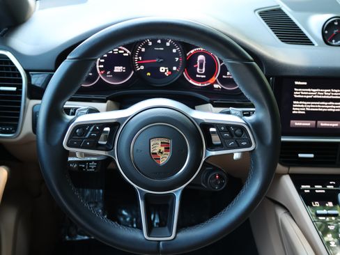 Used 2023 Porsche Cayenne Platinum Edition AWD/4WD image 28