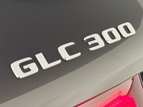 Used 2021 Mercedes-Benz GLC 300 image 9