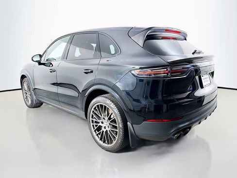 Used 2022 Porsche Cayenne S Platinum image 3