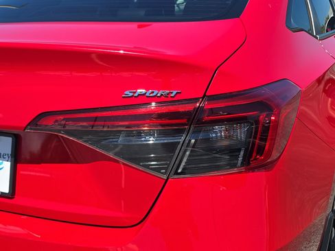 Used 2022 Honda Civic Sport image 8