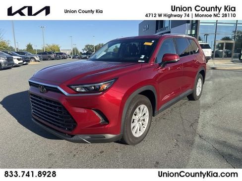 Used 2024 Toyota Grand Highlander FWD image 1
