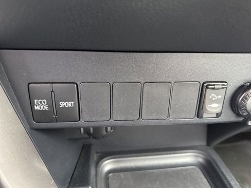 Used 2018 Toyota RAV4 XLE w/ Plus Extra Value Package image 30