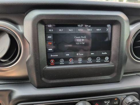 Used 2021 Jeep Wrangler Unlimited Sport AWD/4WD image 3