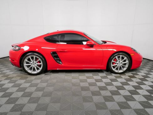 Used 2018 Porsche 718 Cayman RWD image 26