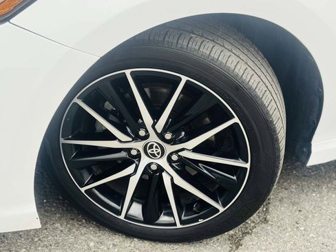 Used 2021 Toyota Camry SE image 12