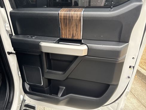 Used 2018 Ford F150 Lariat image 17