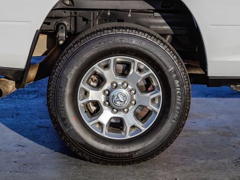 Used 2024 RAM 2500 Laramie AWD/4WD image 12