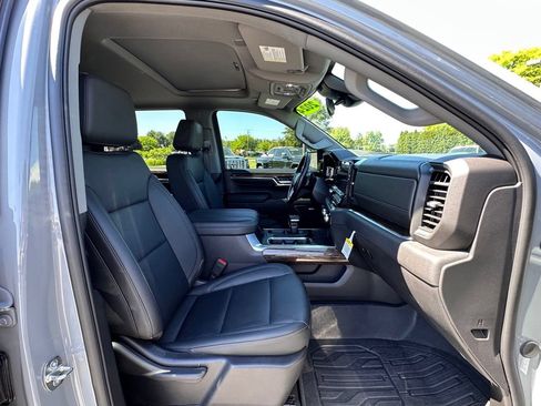 Certified 2024 GMC Sierra 1500 Elevation w/ Elevation Premium Package AWD/4WD image 13
