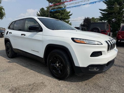 Used 2014 Jeep Cherokee Sport FWD image 3
