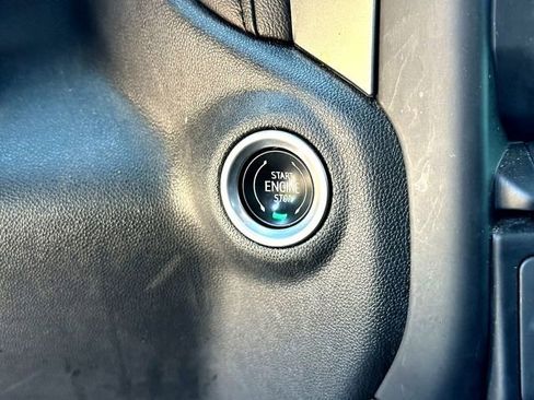 Used 2022 Chevrolet Silverado 1500 LT image 17