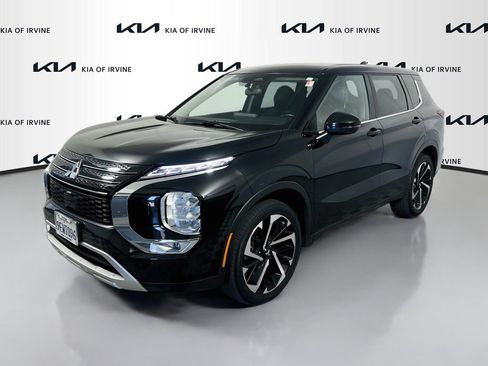 Used 2022 Mitsubishi Outlander SE AWD/4WD image 3