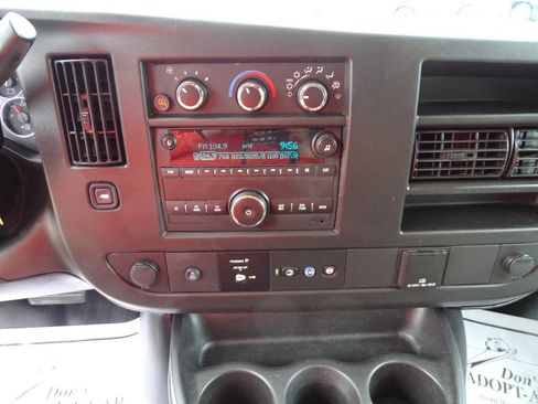 Used 2019 GMC Savana 3500 Extended w/ Driver Convenience Package image 19