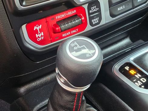 Used 2023 Jeep Wrangler Unlimited Rubicon AWD/4WD image 37