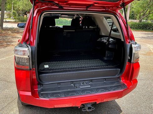 Used 2022 Toyota 4Runner SR5 AWD/4WD image 35