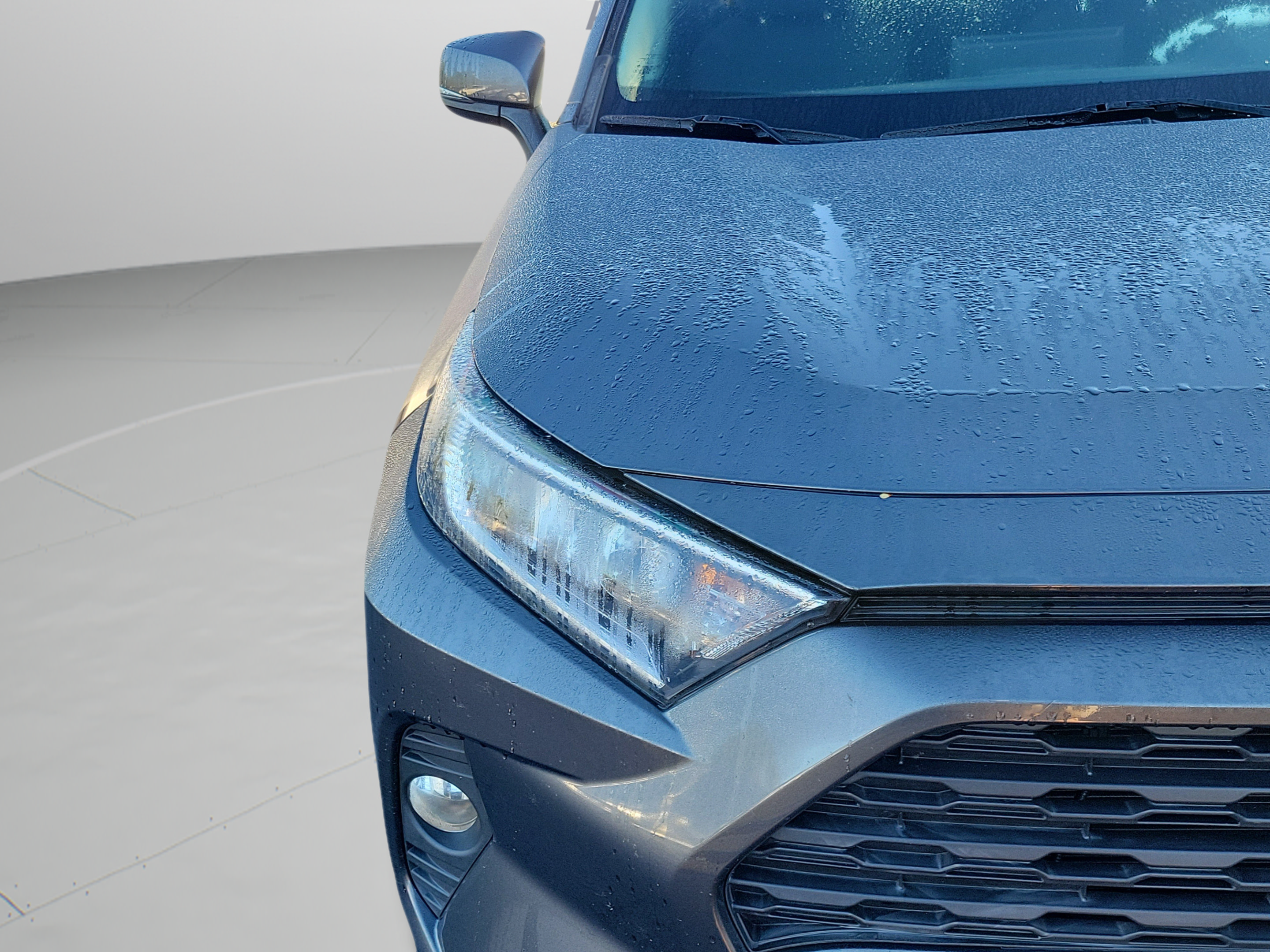 Used 2021 Toyota RAV4 XLE w/ Convenience Package FWD image 11