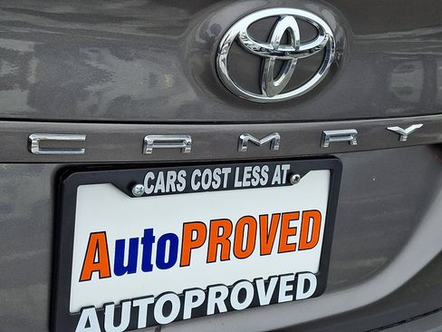 Used 2021 Toyota Camry LE image 28