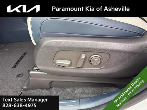 New 2026 Kia Carnival EX FWD image 18