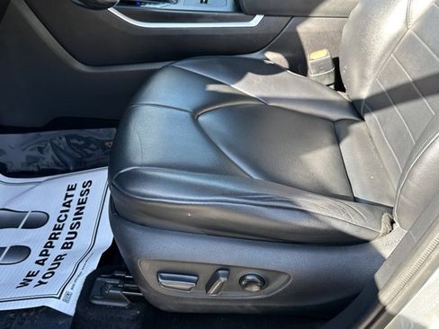 Used 2021 Toyota Highlander XLE image 14