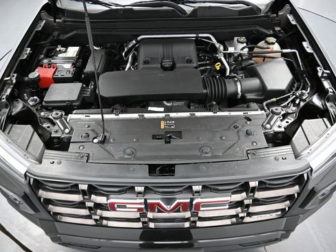 Used 2024 GMC Canyon AT4X image 13