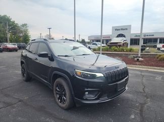 Used 2023 Jeep Cherokee Altitude Lux w/ Lux Elite Package AWD/4WD video 1