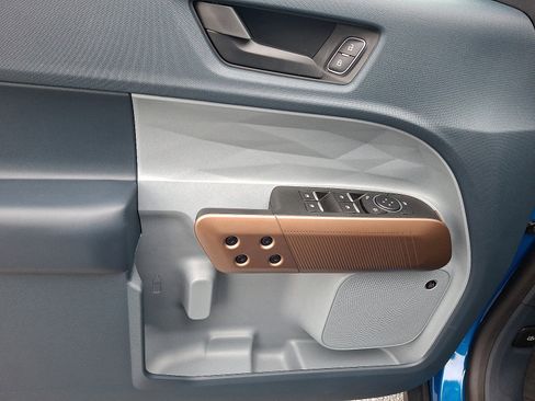 Used 2022 Ford Maverick Lariat w/ Lariat Luxury Package image 12