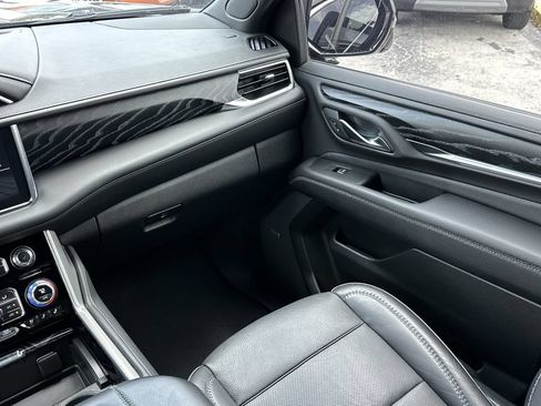 Used 2023 GMC Yukon Denali RWD image 33
