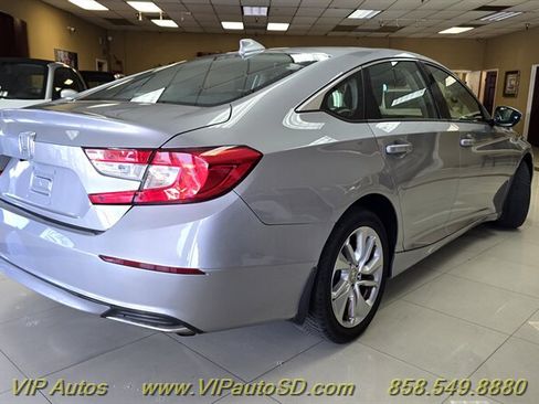 Used 2018 Honda Accord LX image 3