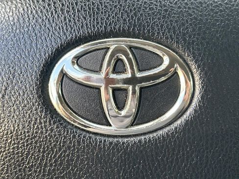 Used 2017 Toyota Corolla SE FWD image 13