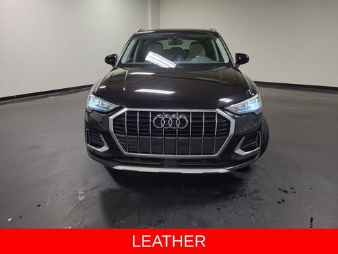 Used 2020 Audi Q3 2.0T Premium w/ Convenience Package AWD/4WD image 2