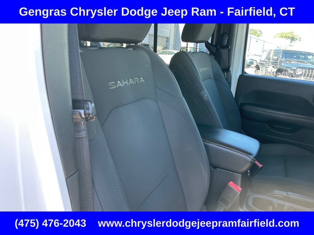 Used 2019 Jeep Wrangler Unlimited Sahara AWD/4WD image 21