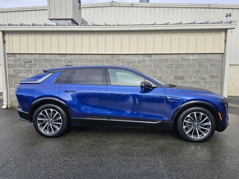 Certified 2025 Cadillac Lyriq Sport image 9