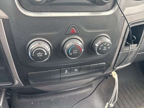 Used 2014 RAM 1500 Express image 11