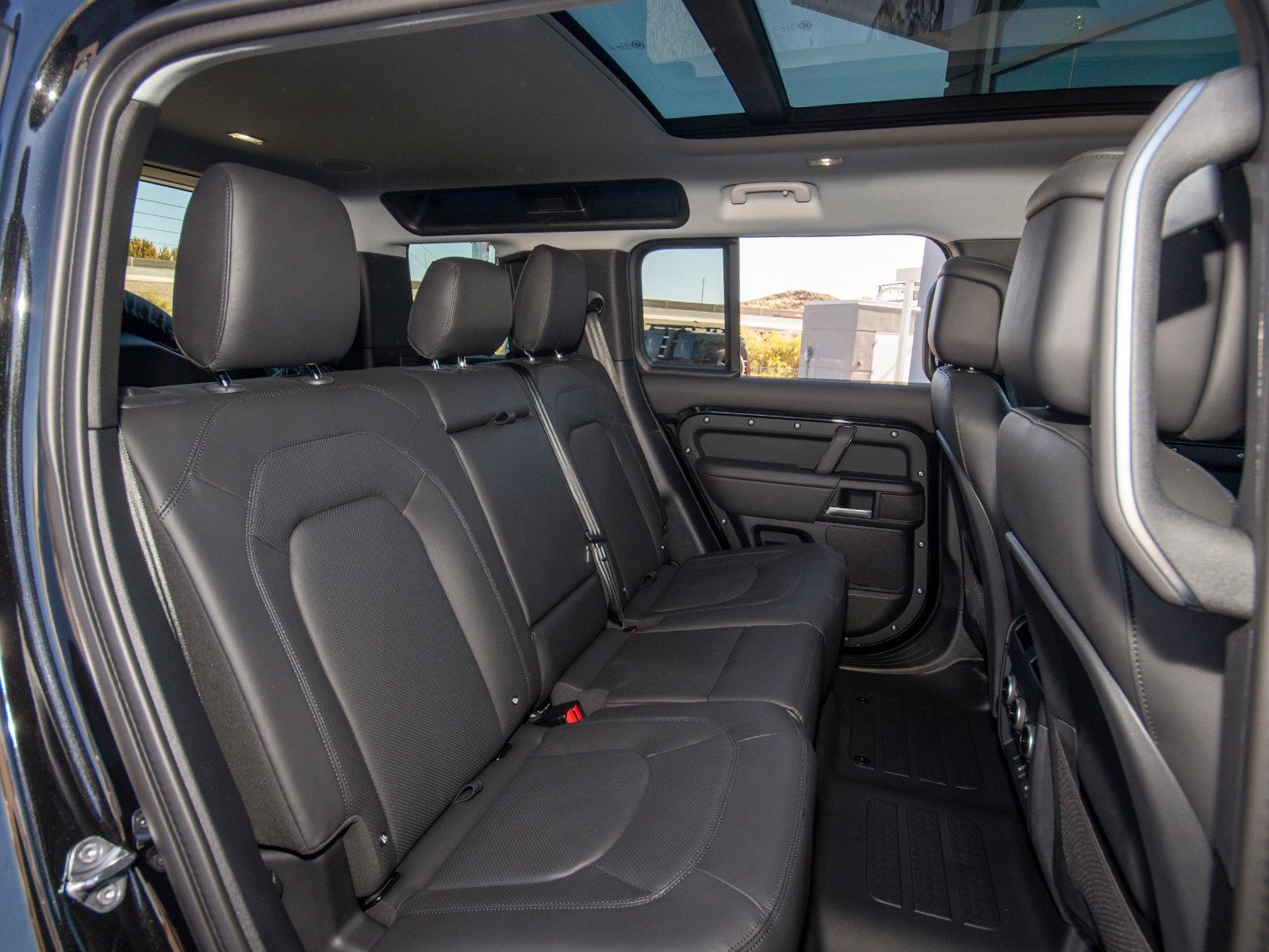 New 2026 Land Rover Defender 110 X-Dynamic SE AWD/4WD image 46