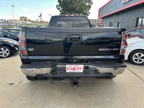 Used 2006 Chevrolet Silverado 3500 LT w/ Onstar Plus Package image 4