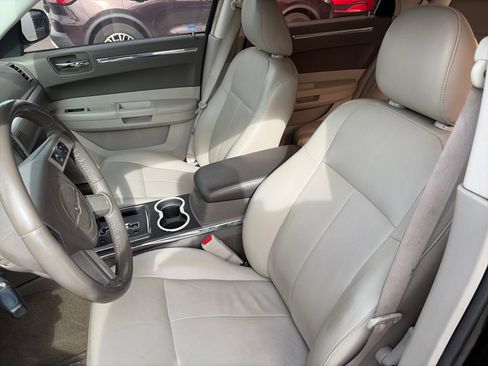 Used 2010 Chrysler 300 Touring AWD/4WD image 9