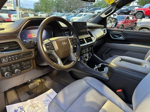 Used 2023 Chevrolet Suburban Z71 w/ Off-Road Capability Package AWD/4WD image 7