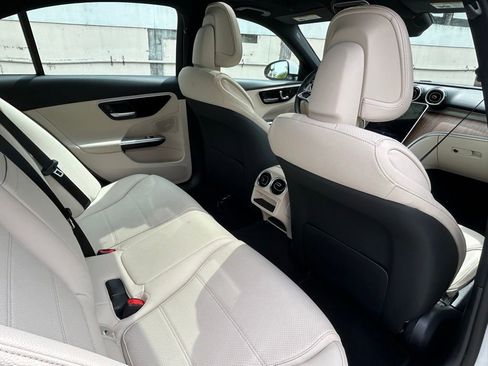 Used 2025 Mercedes-Benz C 300 4MATIC Sedan image 37