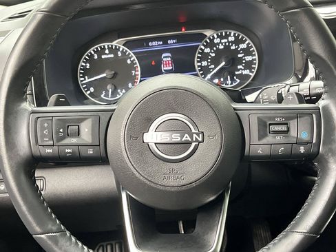 Used 2024 Nissan Pathfinder SV AWD/4WD image 14