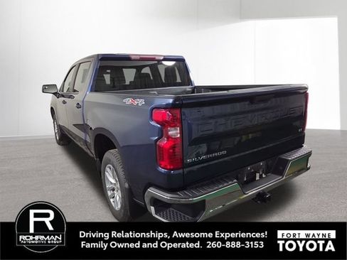 Used 2020 Chevrolet Silverado 1500 LT w/ LT Value Package AWD/4WD image 9