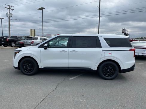 New 2026 Kia Carnival LXS image 4