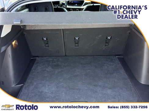 Used 2025 Chevrolet Trax LT w/ LT Convenience Package FWD image 12