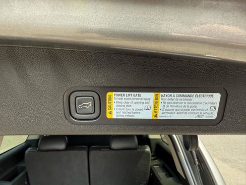 Used 2008 Chevrolet Suburban LTZ w/ LTZ Preferred Equipment Group AWD/4WD image 16