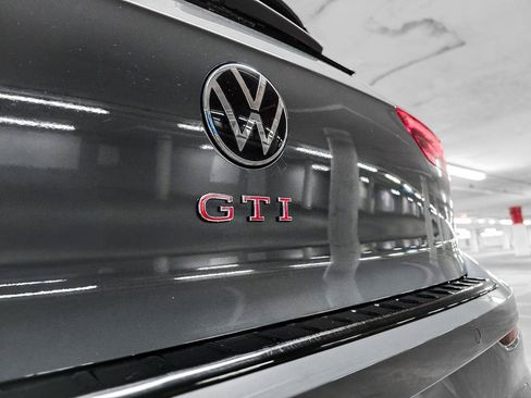 Used 2024 Volkswagen GTI SE FWD image 10