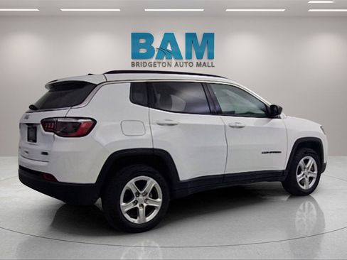 Used 2024 Jeep Compass Latitude image 7