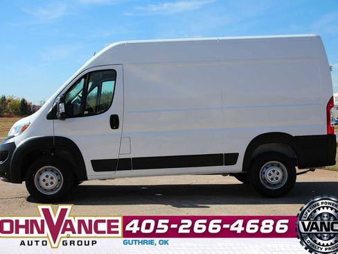 Used 2023 RAM ProMaster 2500 w/ Driver Convenience Group image 4