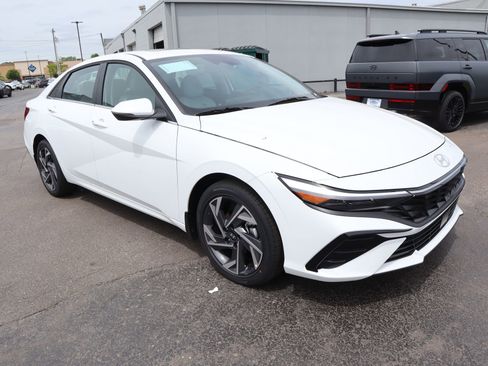 New 2026 Hyundai Elantra Limited FWD image 1