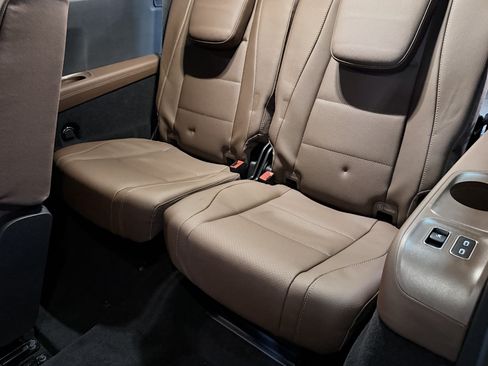 New 2026 Mercedes-Benz GLS 450 4MATIC image 14